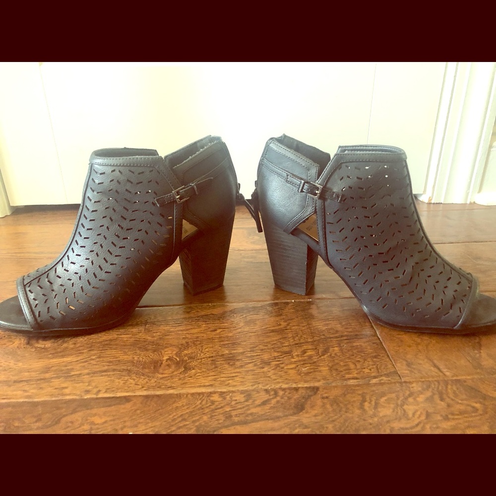 Daisy Fuentes “Warren” Sz 11